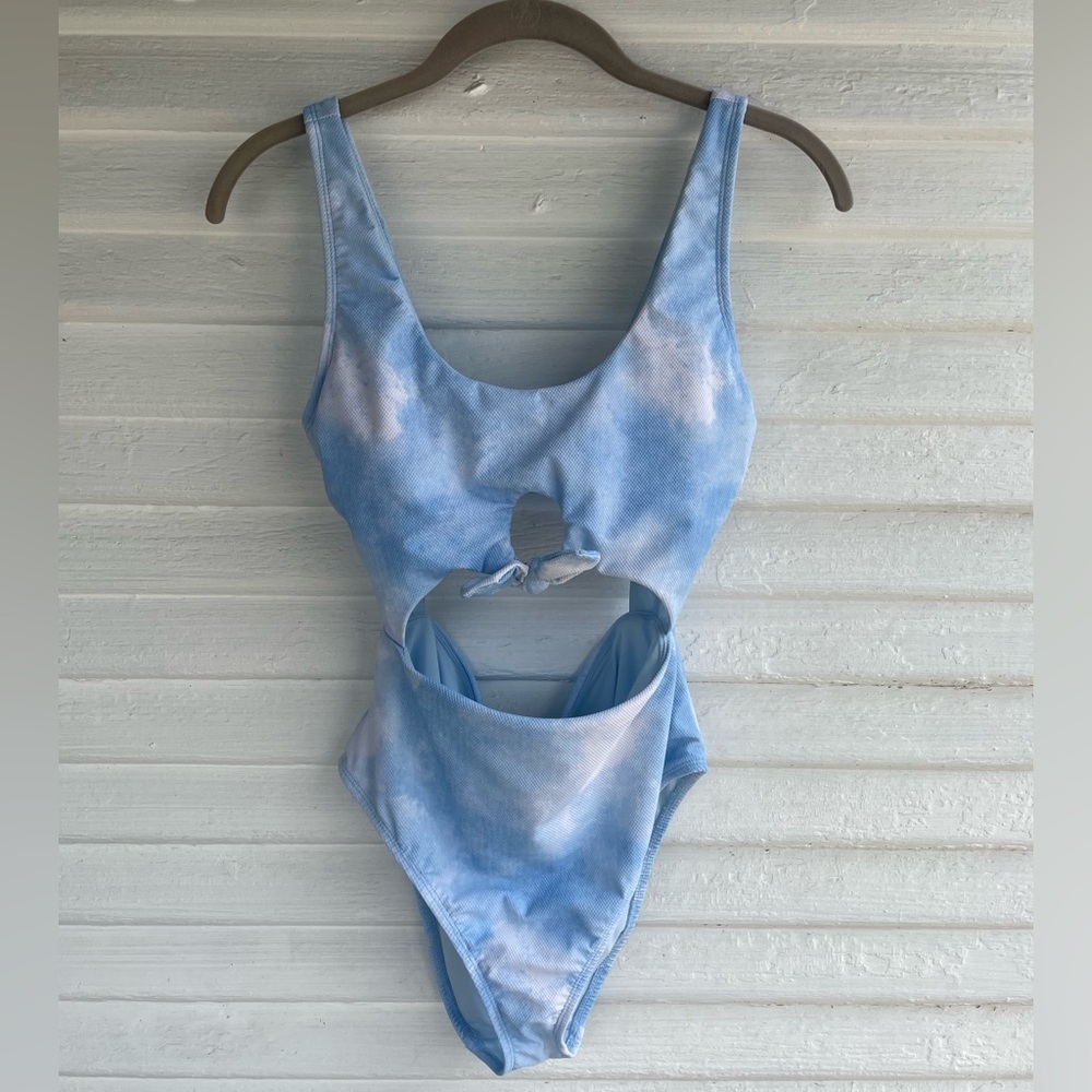 Celebrity Pink - Swim Light Blue Tie-Dye One Piece Swimsuit | Like new Size Med
